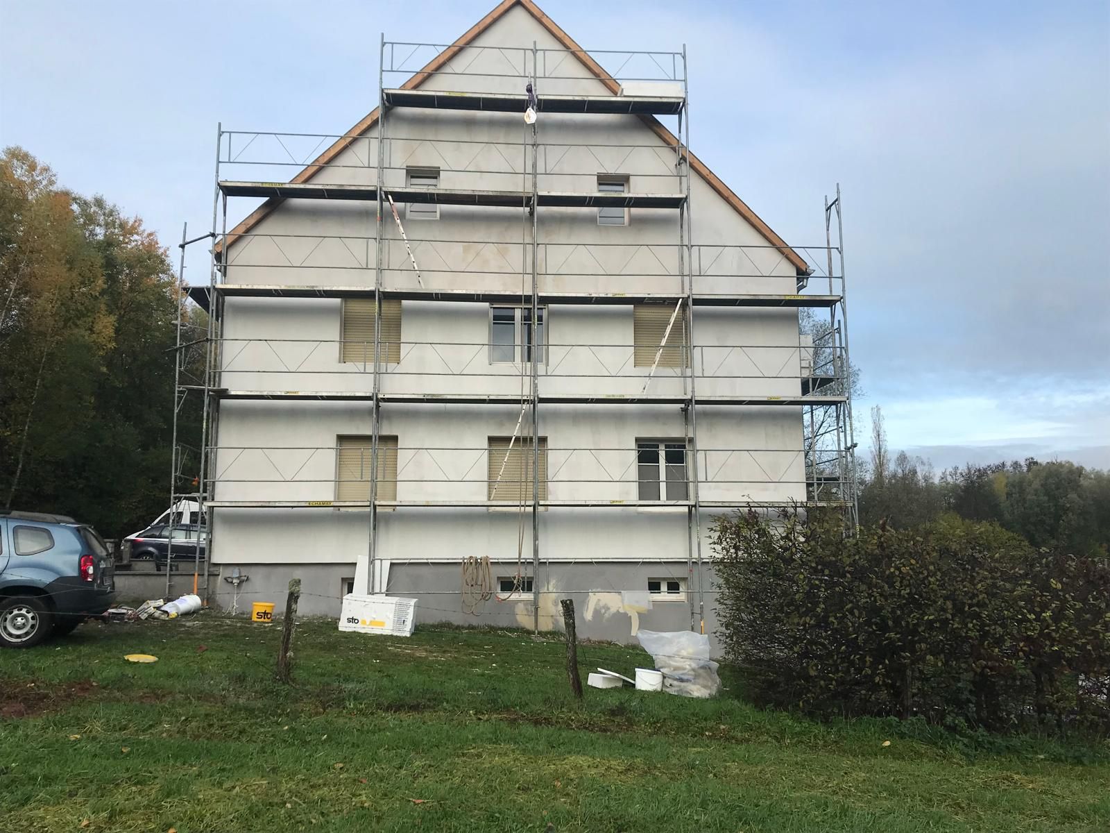 Chantier Zen Décors à Schweyen : rénovation toiture et crépissage
